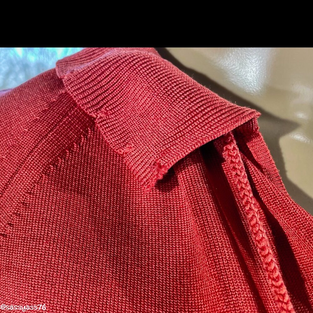 ⭐️HP⭐️VTG▪️GIVENCHY▪️70's Lightweight Knit Scalloped Collar Embroidered Logo Top - Picture 9 of 9